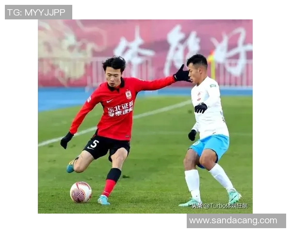 足球明星穿上中国球衣展现风采引发球迷热议与期待 足球明星穿上中国球衣展现风采引发球迷热议与期待