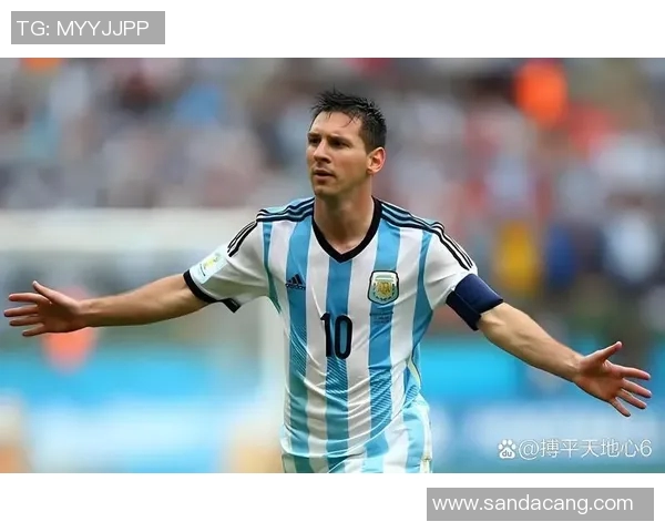 足球明星风采大揭秘从梅西到C罗的传奇之路与成就分享 足球明星风采大揭秘从梅西到C罗的传奇之路与成就分享