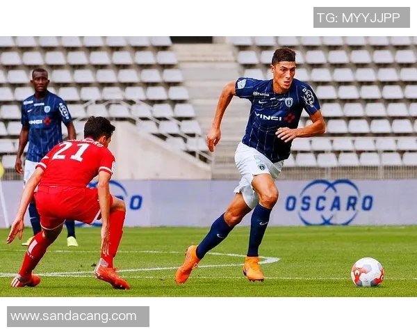 尼奥尔与敦刻尔克的激烈对决揭示了法乙联赛的竞争魅力与球队实力的较量 尼奥尔与敦刻尔克的激烈对决揭示了法乙联赛的竞争魅力与球队实力的较量